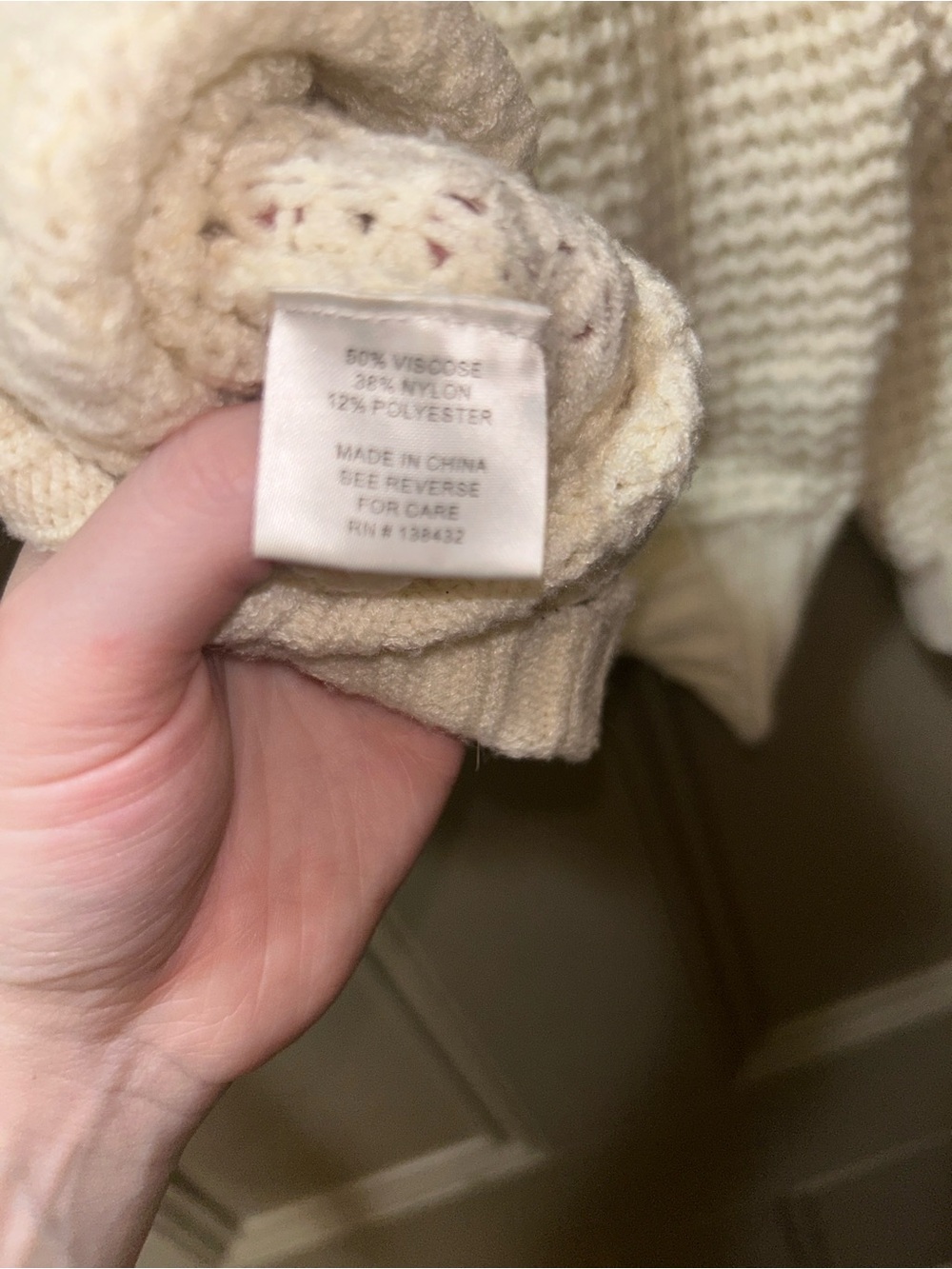Modcloth Cream Off-Shoulder Waffle Knit Cowl Sweater size large - Picture 15 of 15